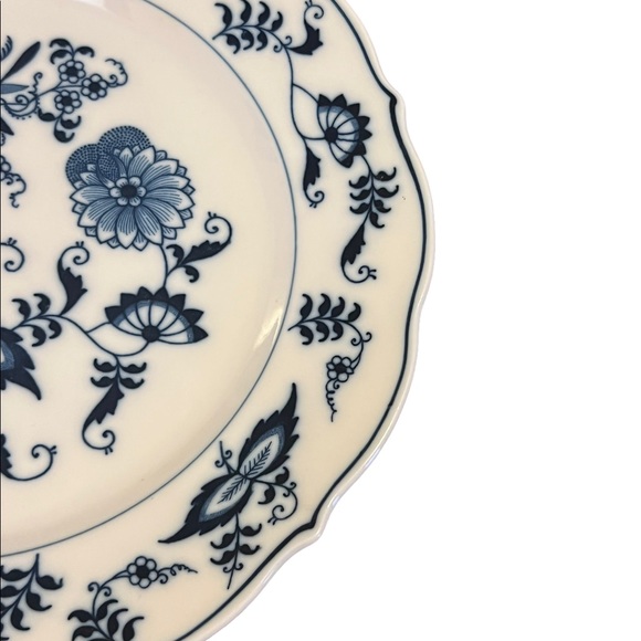 Vintage Blue Danube Blue Onion 8.5” plate - Picture 3 of 5